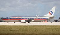 N829NN @ MIA - American 737-800 - by Florida Metal