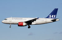 OY-KBP @ ESSA - On final for 01R. - by Anders Nilsson