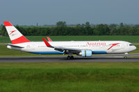 OE-LAZ @ VIE - Austrian Airlines
