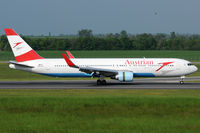 OE-LAT @ VIE - Austrian Airlines