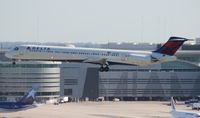 N901DE @ MIA - Delta MD-88