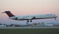 N903DA @ MIA - Delta MD-90-30