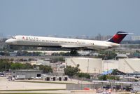 N904DE @ MIA - Delta MD-88