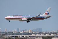 N910NN @ MIA - American 737-800 - by Florida Metal