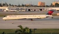 N912DL @ MIA - Delta MD-88