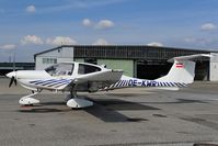 OE-KWR @ LOWW - Diamond DA40