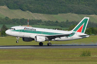 EI-IMC @ VIE - Alitalia - by Chris Jilli
