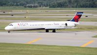 N916DN @ DTW - Delta MD-90