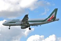 EI-DTB @ EGLL - Finals 27L - by John Coates
