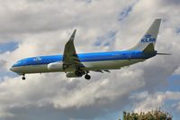 PH-BCB @ EGLL - Finals 27L - by John Coates