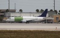 N904JW @ KMIA - Boeing 737-300 - by Mark Pasqualino