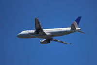 N448UA @ KSEA - United Airlines. A320-232. N448UA cn 842. Seattle Tacoma - International (SEA KSEA). Image © Brian McBride. 31 August 2013 - by Brian McBride