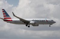N934NN @ KMIA - Boeing 737-800 - by Mark Pasqualino