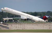 N920DL @ DTW - Delta MD-88