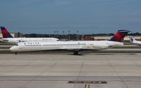 N921DL @ DTW - Delta MD-88