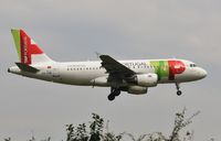 CS-TTH @ EGKK - Arriving 08 - by John Coates