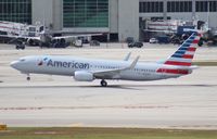 N935NN @ MIA - American 737-800