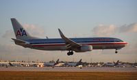 N940AN @ MIA - American 737-800 - by Florida Metal