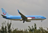 G-FDZB @ EGKK - Arriving 08 - by John Coates