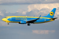 UR-GBD @ LOWW - Ukraine International Boeing 737