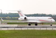 OY-LUK @ LOWW - BD700