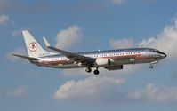 N951AA @ MIA - American Retro 737