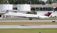 N980DL @ FLL - Delta MD-88