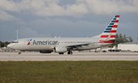 N983AN @ MIA - American 737-800