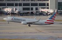 N992AN @ MIA - American 737-800