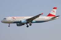OE-LBJ @ LEBL - Landing - by micka2b