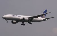 N204UA @ EGLL - Approach 27L - by John Coates