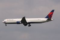 N841MH @ EGLL - Arriving 27L - by John Coates