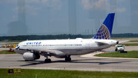 N412UA @ KIAH - Taxi Houston - by Ronald Barker