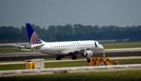 N635RW @ KIAH - Taxi Houston - by Ronald Barker