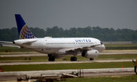 N827UA @ KIAH - Taxi Houston - by Ronald Barker