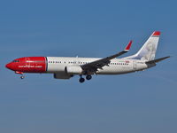 LN-NOU @ EDDB - Landeanflug auf den Flughafen Berlin- Schönefeld (SXF) - by peterspixel