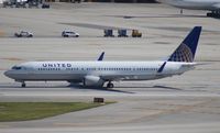 N37466 @ MIA - United 737-900 - by Florida Metal