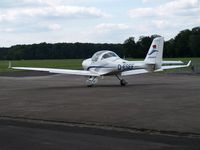 D-ESEF @ EDLT - Taxi to the rwy - by Volker Leissing