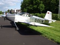 D-ESJW @ EDLT - parking - by Volker Leissing