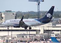 XA-GMV @ MIA - Aeromexico 737-700