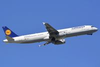 D-AIST @ EDDM - Lufthansa - by Maximilian Gruber