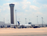 N14514 @ KIAH - At the gate Houston - by Ronald Barker