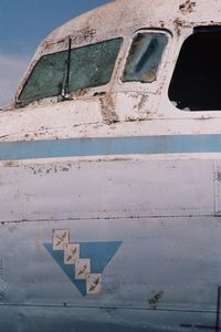 MM61900 - Badge on DC-6 MM61900. - by J-F GUEGUIN