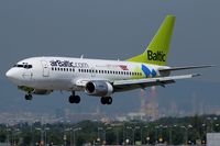 YL-BBN @ LOWW - Airl Baltic