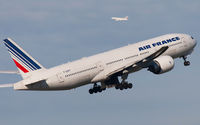 F-GSPT @ CDG - Air France - by Karl-Heinz Krebs