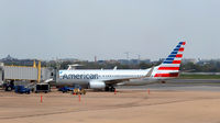 N826NN @ KDCA - At gate 32 Reagan - by Ronald Barker
