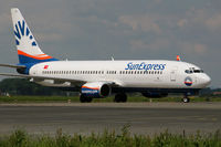 TC-SUL @ LOWL - Sun Express B737-800 @LNZ