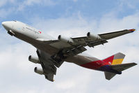 HL7620 @ LOWW - Asiana B747 - by Thomas Ranner