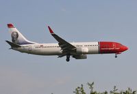 LN-NON @ EGKK - Arriving 08 - by John Coates