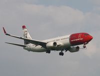 LN-NOB @ EGKK - Approach 08 - by John Coates